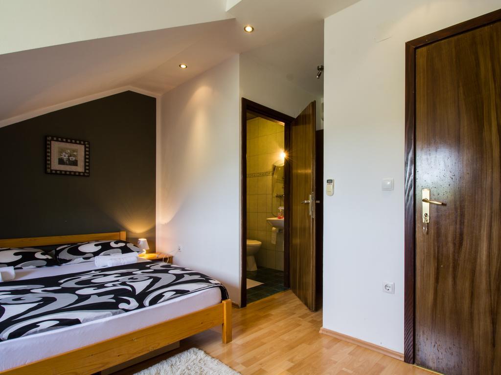 House Josipa Hotel Rakovica Eksteriør billede