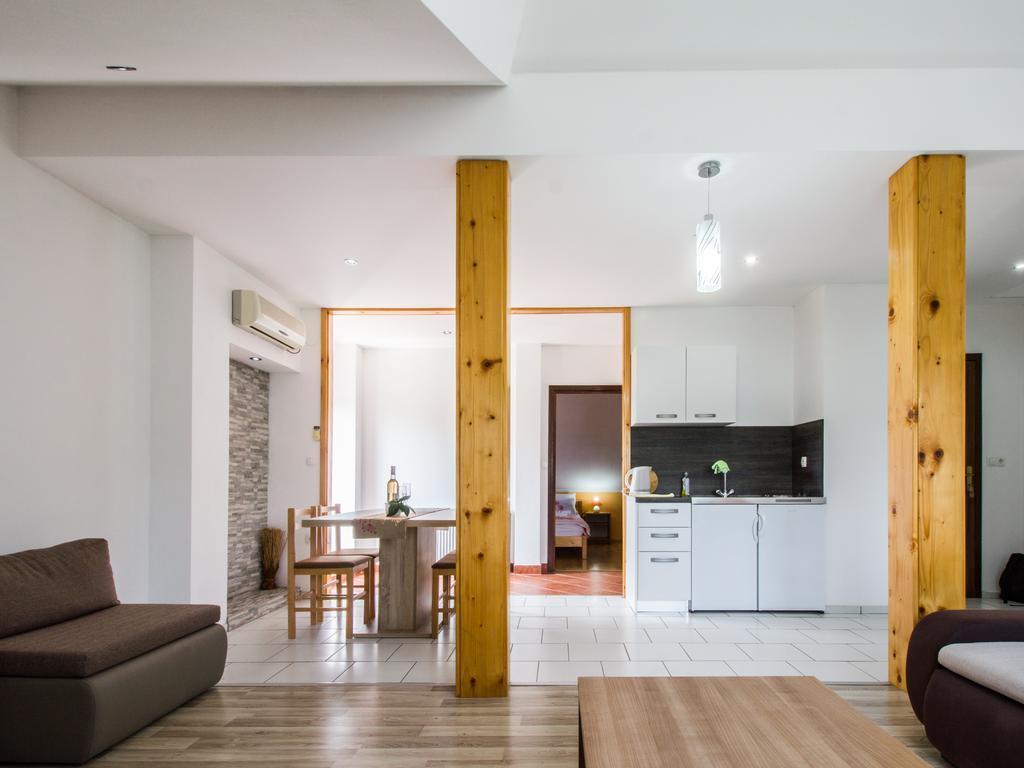 House Josipa Hotel Rakovica Eksteriør billede